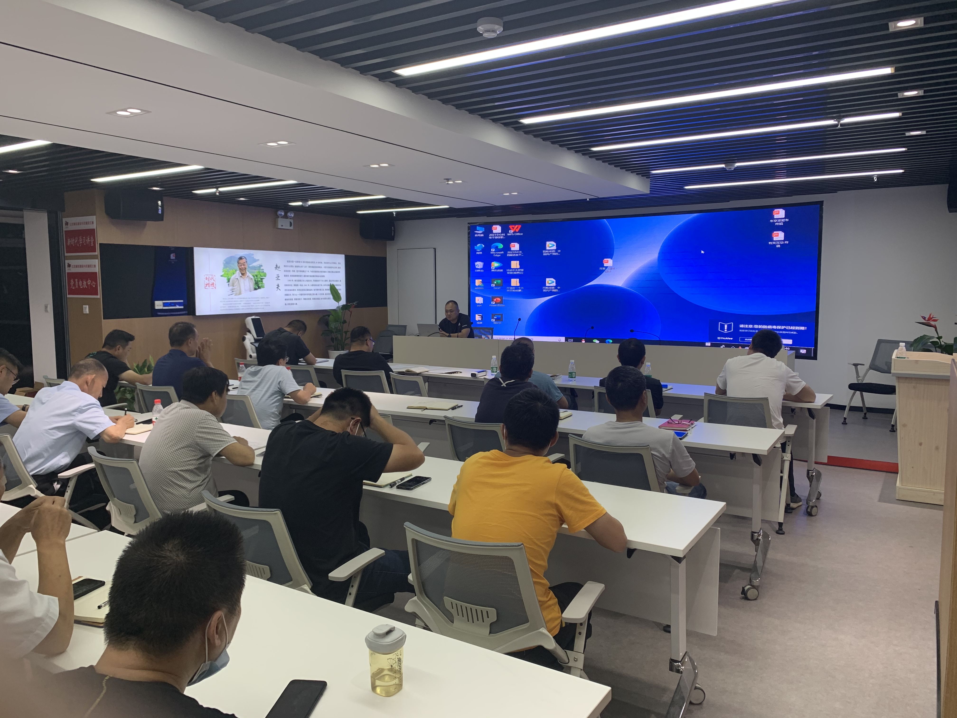 ��ʵ�徲���Σ����ƶ��徲����