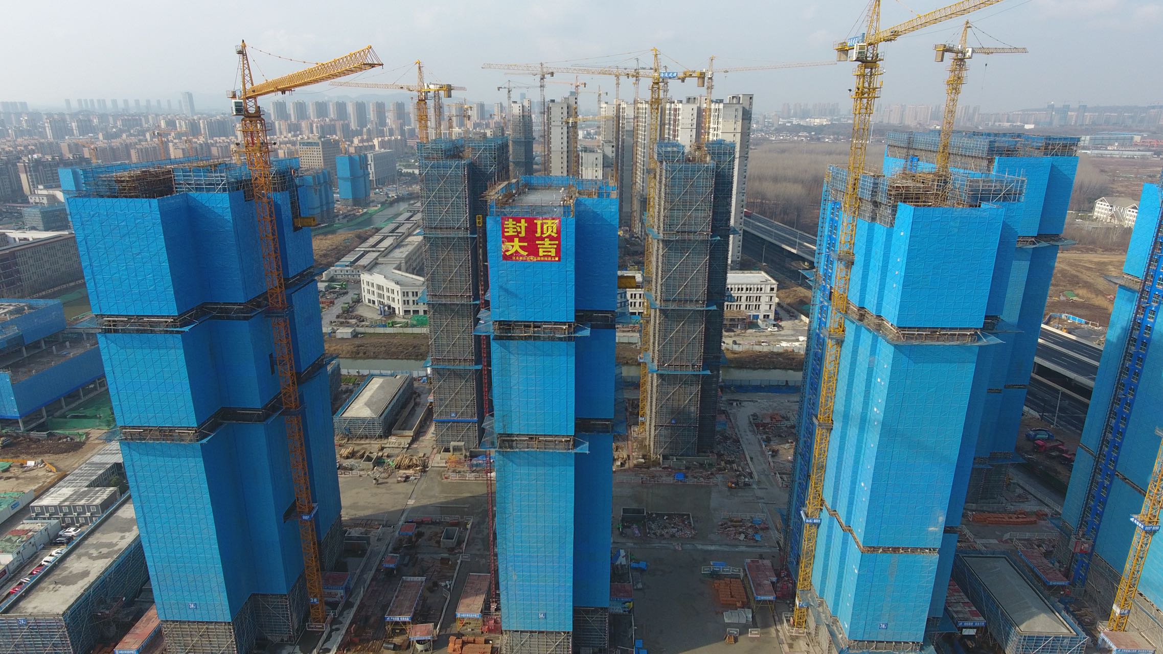 ��ϣ������̩���ڰ��ܷ���Ŀ����깤���������ṩ824��ס��