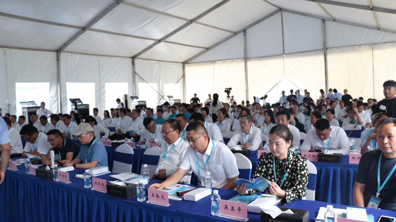 ������Ŀ�Ϲ� ����������Զ�����ڲ���רҵ�������Ϊ�����ž��С��Ϲ��Ļ�����Ŀ��ϵ���˶�